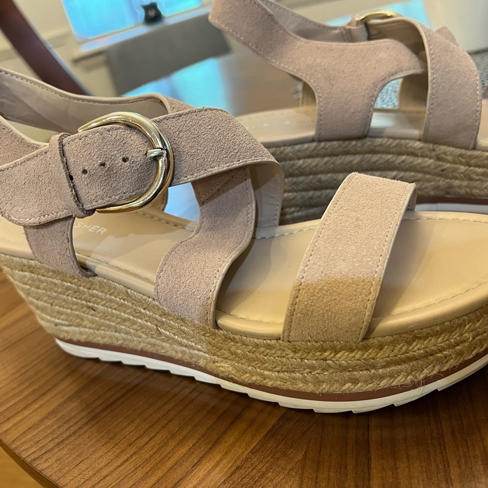 Marc Fisher 9.5 Wedge Sandals, worn twice - Picture 3 of 9